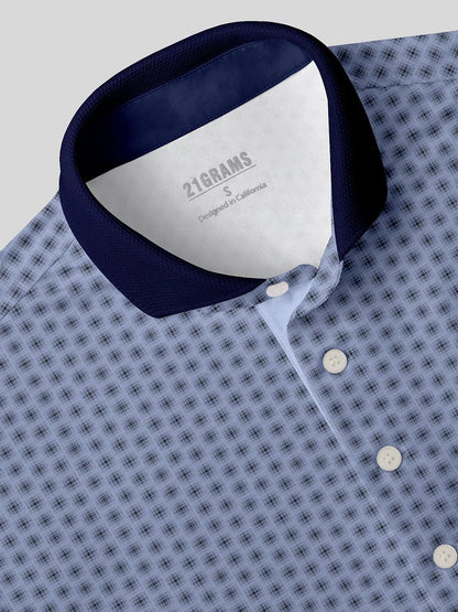 Verspieltes Herren-Poloshirt mit geripptem Kragen, maritimem Motiv und LSF 50+